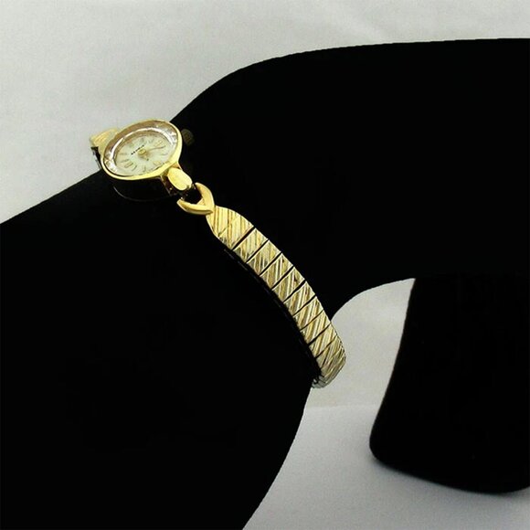 Benrus Lady's Diamonds Watch Solid 14k Yellow Gold - Picture 5 of 8